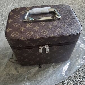 New Monogram Brown Vanity Cosmetic Case 8x6.5